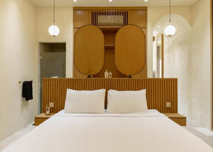 Private Jacuzzi - Boutique - Berawa Ferienhaus Canggu
